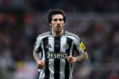 NEWCASTLE UPON TYNE, ENGLAND - FEBRUARY 28: Sandro Tonali of Newcastle United during the Premier League match between Newcastle United and Everton at St James' Park on February 28, 2026 in Newcastle upon Tyne, England.