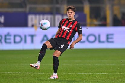 PARMA, ITALY - NOVEMBER 08: Samuele Ricci of AC Milan during the Serie A match between Parma Calcio 1913 and AC Milan at Stadio Ennio Tardini on November 08, 2025 in Parma, Italy. (Photo by Alessandro Sabattini/Getty Images)