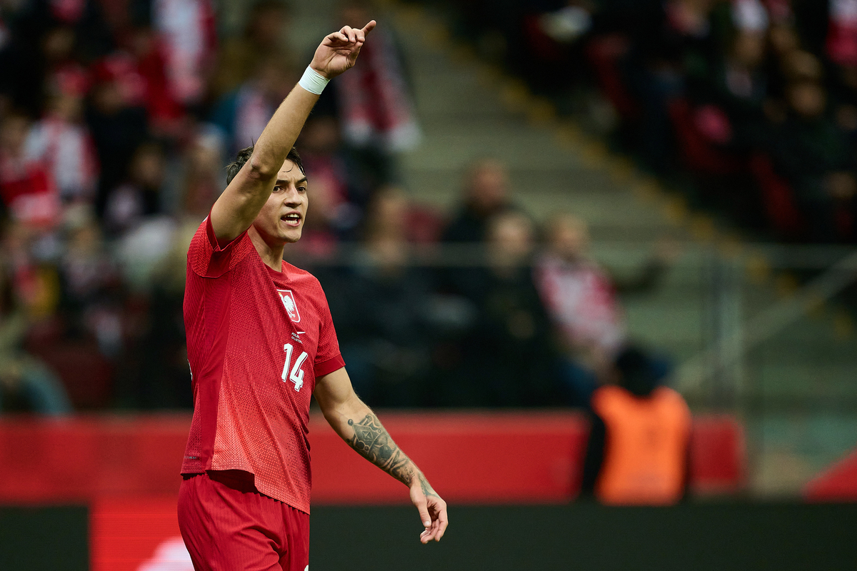 WARSAW, POLAND - NOVEMBER 14: Jakub Kiwior of Poland reacts during the FIFA World Cup 2026 qualifier match between Poland and Netherlands at PGE Narodowy on November 14, 2025 in Warsaw, Poland. (Photo by Rafal Oleksiewicz/Getty Images) (Juventus links)