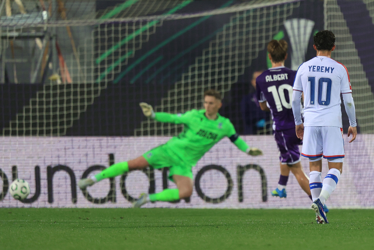 FLORENCE, ITALY - APRIL 16: Albert Gudmundsson of ACF Fiorentina scores a goal during the UEFA Conference League 2025/26 Quarter-Final Leg Two match between ACF Fiorentina and Crystal Palace FC at Stadio Artemio Franchi on April 16, 2026 in Florence, Italy. (Photo by Gabriele Maltinti/Getty Images)