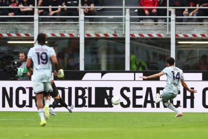 MILAN, ITALY - APRIL 11: Arthur Atta of Udinese Calcio scores his team's first goal during the Serie A match between AC Milan and Udinese Calcio at Giuseppe Meazza Stadium on April 11, 2026 in Milan, Italy. (Photo by Marco Luzzani/Getty Images)