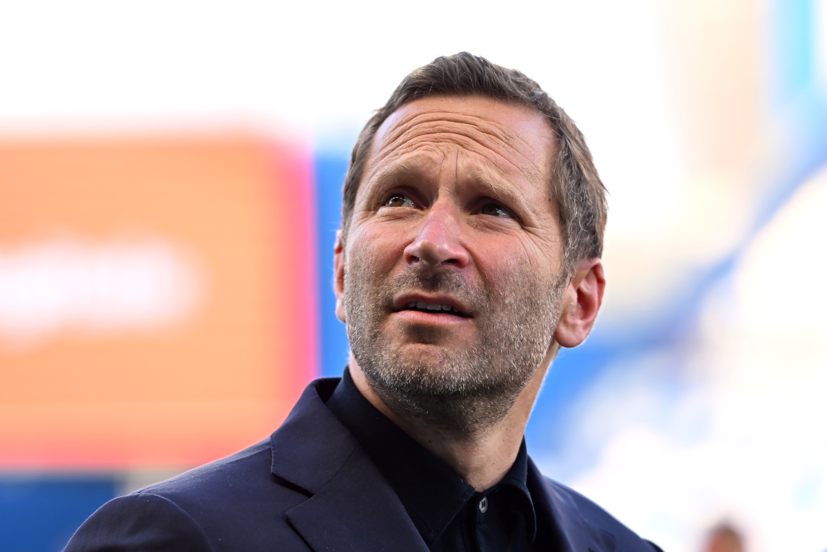 SASULO, ITÁLIA - 17 DE ABRIL: Carloberto Ludi, Diretor Esportivo do Como 1907 assiste antes da partida da Série A entre US Sassuolo Calcio e Como 1907 no Mapei Stadium Cita del Tricolore em 17 de abril de 2026 em Sassuolo, Itália. (Foto de Alessandro Sabattini/Getty Images)