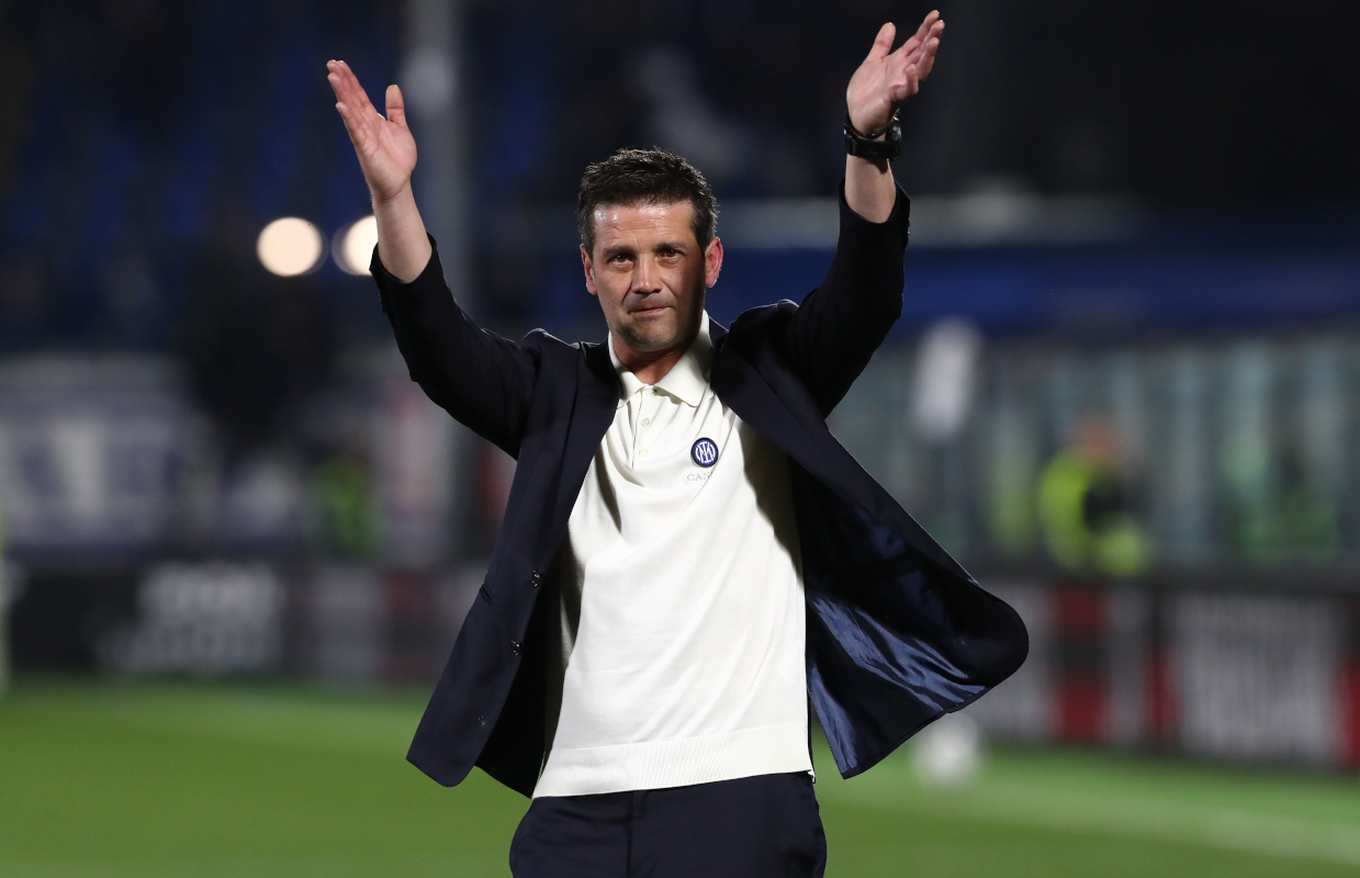COMO, ITALY - APRIL 12: FC Internazionale coach Cristian Chivu celebrate the victory at the end of the Serie A match between Como 1907 and FC Internazionale at Giuseppe Sinigaglia Stadium on April 12, 2026 in Como, Italy. (Photo by Marco Luzzani/Getty Images)