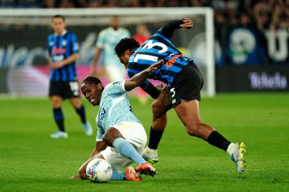 BERGAMO, ITALY - APRIL 11: Jonathan David of Juventus is challenged by Ederson of Atalanta during the Serie A match between Atalanta BC and Juventus at Gewiss Stadium on April 11, 2026 in Bergamo, Italy. (Photo by Pier Marco Tacca/Getty Images)