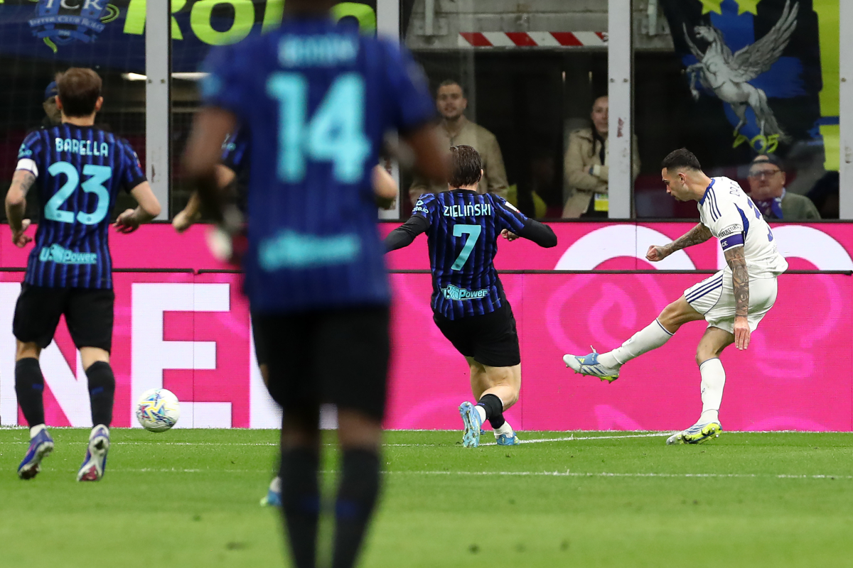 MILAN, ITALY - APRIL 21: Lucas Da Cunha of Como 1907 scores his team's second goal during the Coppa Italia Semi-Final match between FC Internazionale and Como at San Siro on April 21, 2026 in Milan, Italy. (Photo by Marco Luzzani/Getty Images)