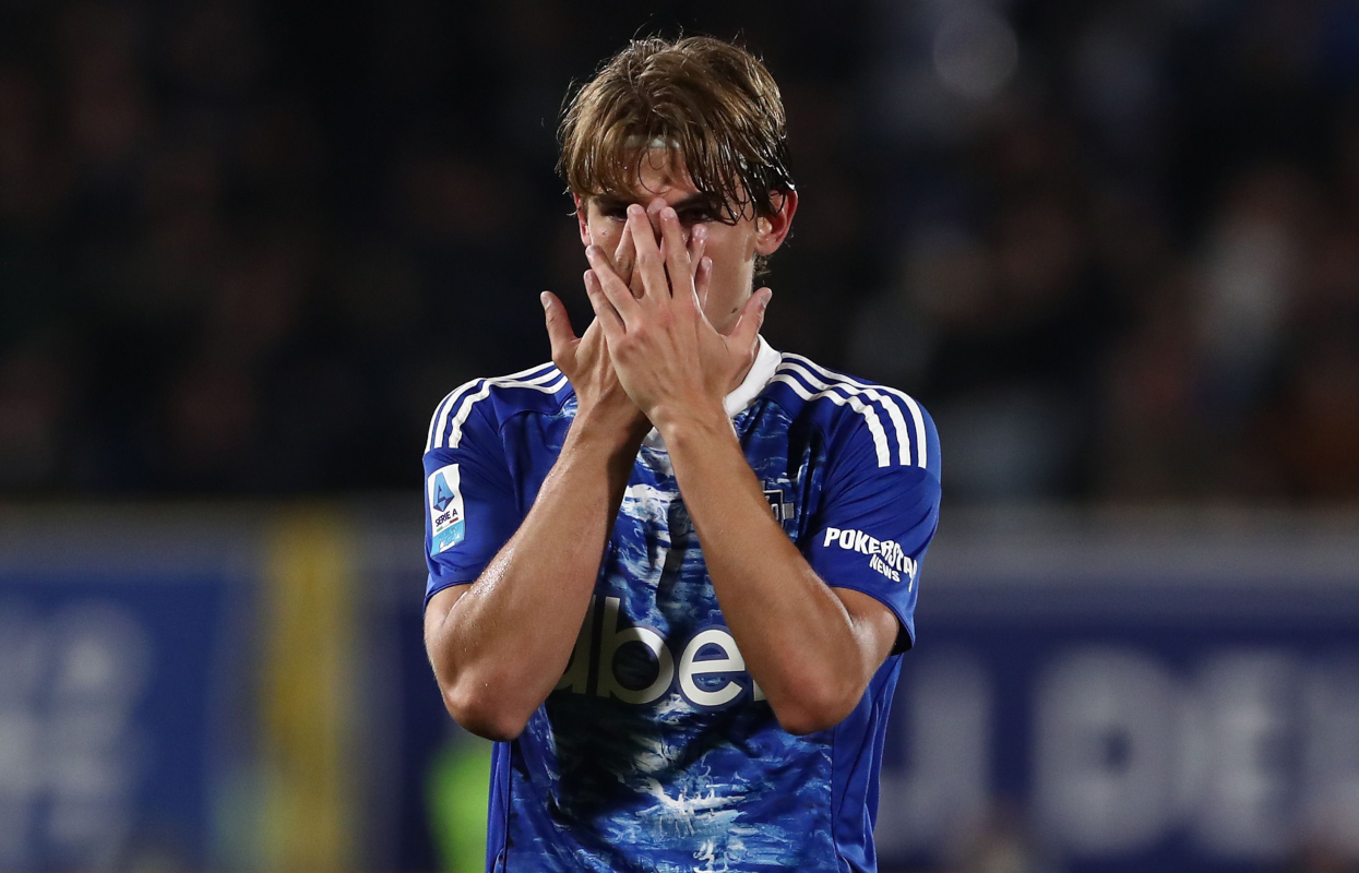 COMO, ITALY - APRIL 12: Nico Paz of Como 1907 celebrates after scoring their team's second goal during the Serie A match between Como 1907 and FC Internazionale at Giuseppe Sinigaglia Stadium on April 12, 2026 in Como, Italy. (Photo by Marco Luzzani/Getty Images)