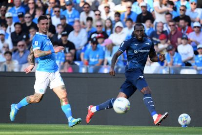 NAPLES, ITALY - APRIL 18: Nuno Tavares of SS Lazio competes for the ball with Matteo Politano of SSC Napol during the Serie A match between SSC Napoli and SS Lazio at Stadio Diego Armando Maradona on April 18, 2026 in Naples, Italy. (Photo by Marco Rosi - SS Lazio/Getty Images)