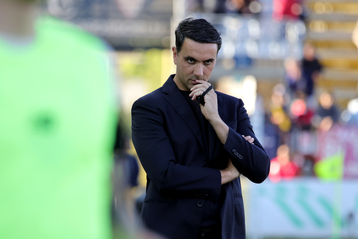 CAGLIARI, ITALY - APRIL 27: Coach of Atalanta Raffaele Palladino looks on during the Serie A match between Cagliari Calcio and Atalanta BC at Stadio Sant'Elia on April 27, 2026 in Cagliari, Italy. (Photo by Enrico Locci/Getty Images)