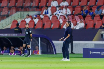 JEDDAH, SAUDI ARABIA - APRIL 13: Simone Inzaghi team Manager of Al Hilal FC during the AFC Champions League Elite game between Al Hilal FC and Al Sadd SC at Prince Abdullah AlFaisal Sports City on April 13, 2026 in Jeddah, Saudi Arabia.  (Photo by Abdullah Ahmed/Getty Images)