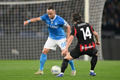 NAPLES, ITALY - APRIL 06: Stanislav Lobotka of SSC Napoli battles for possession with Luka Modric of AC Milan during the Serie A match between SSC Napoli and AC Milan at Stadio Diego Armando Maradona on April 06, 2026 in Naples, Italy. (Photo by Francesco Pecoraro/Getty Images)