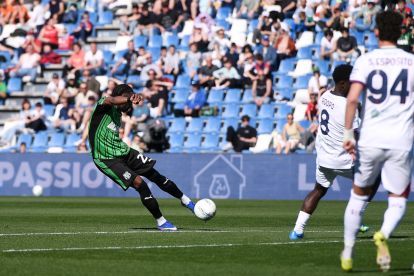 SASSUOLO, ITALY - APRIL 04: Ulisses Garcia of US Sassuolo Calcio scores his team's first goal during the Serie A match between US Sassuolo Calcio and Cagliari Calcio at Mapei Stadium Citta del Tricolore on April 04, 2026 in Sassuolo, Italy. (Photo by Alessandro Sabattini/Getty Images)