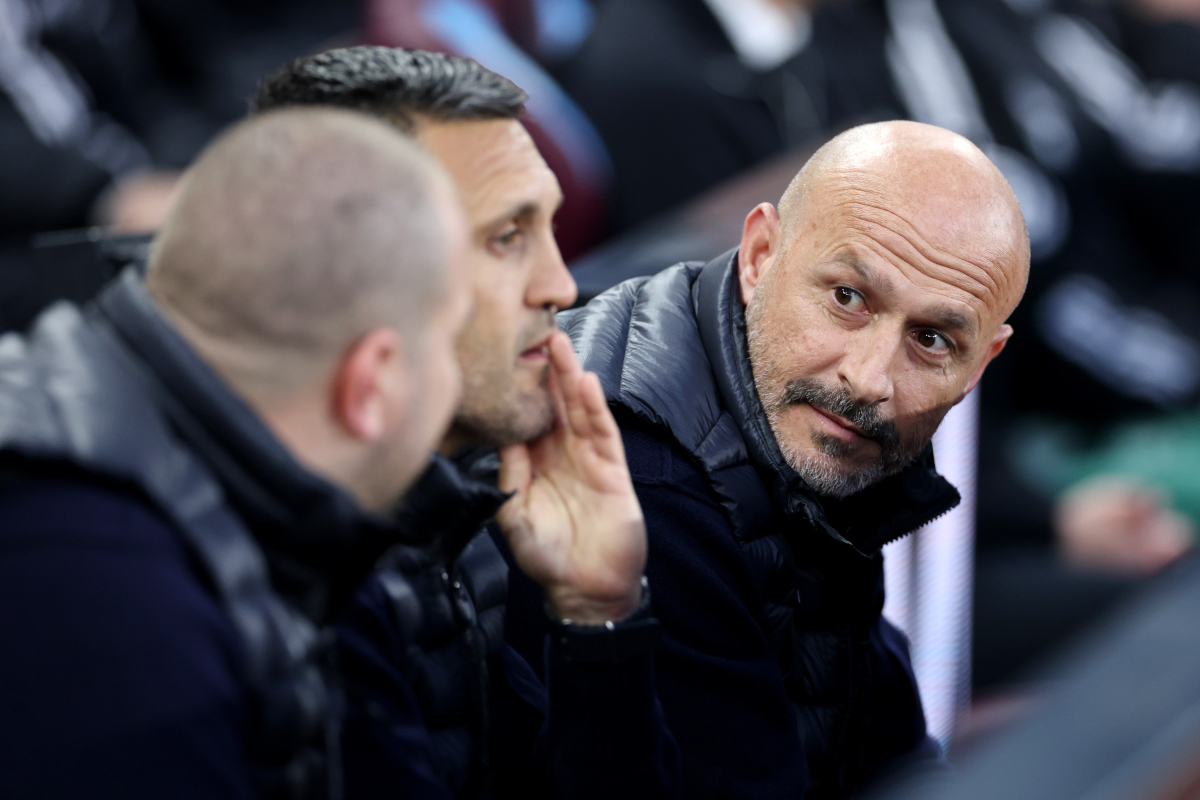 BIRMINGHAM, ENGLAND - APRIL 16: Vincenzo Italiano, Head Coach of Bologna, interacts with his staff during the UEFA Europa League 2025/26 Quarter-Final Leg Two match between Aston Villa FC and Bologna FC 1909 at Villa Park on April 16, 2026 in Birmingham, England. (Photo by Dan Mullan/Getty Images)