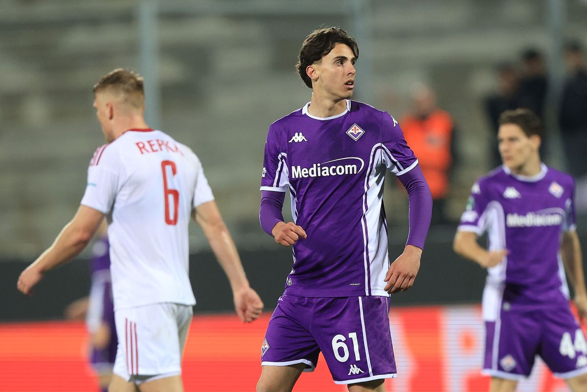 FLORENCE, ITALY - MARCH 12: Riccardo Braschi of ACF Fiorentina reacts during the UEFA Conference League 2025/26 round of 16 first leg match between ACF Fiorentina and Rakow Czestochowa at Stadio Artemio Franchi on March 12, 2026 in Florence, Italy. (Photo by Gabriele Maltinti/Getty Images)