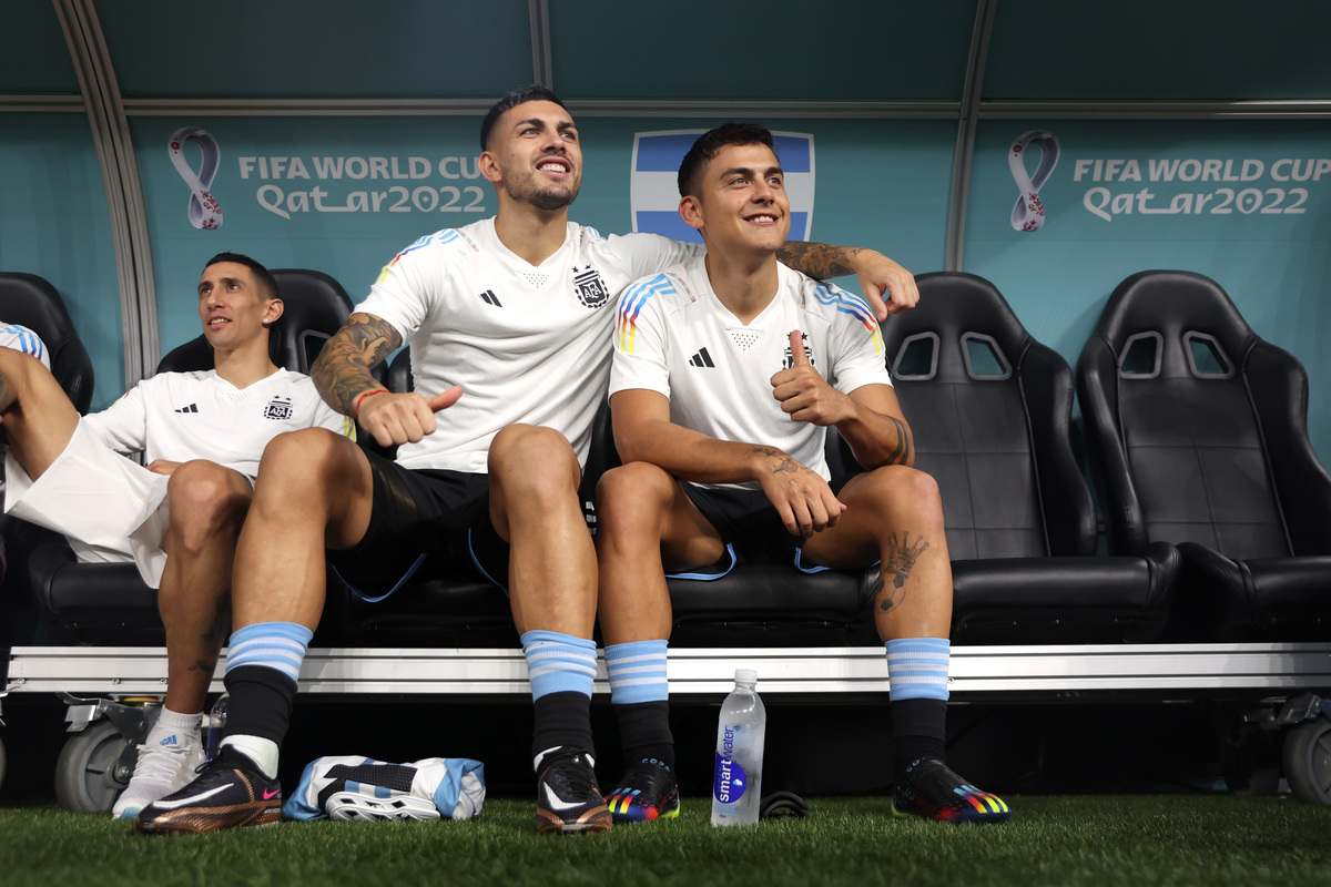 DOHA, QATAR - DECEMBER 03: Leandro Paredes and Paulo Dybala of Argentina on the bench during the FIFA World Cup Qatar 2022 Round of 16 match between Argentina and Australia at Ahmad Bin Ali Stadium on December 03, 2022 in Doha, Qatar. (Photo by Alex Pantling/Getty Images)