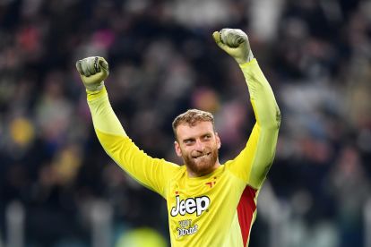 TURIN, ITALY - JANUARY 25: Michele Di Gregorio of Juventus celebrates victory at full-time following the the Serie A match between Juventus FC and SSC Napoli at Juventus Stadium on January 25, 2026 in Turin, Italy. (Photo by Valerio Pennicino/Getty Images)