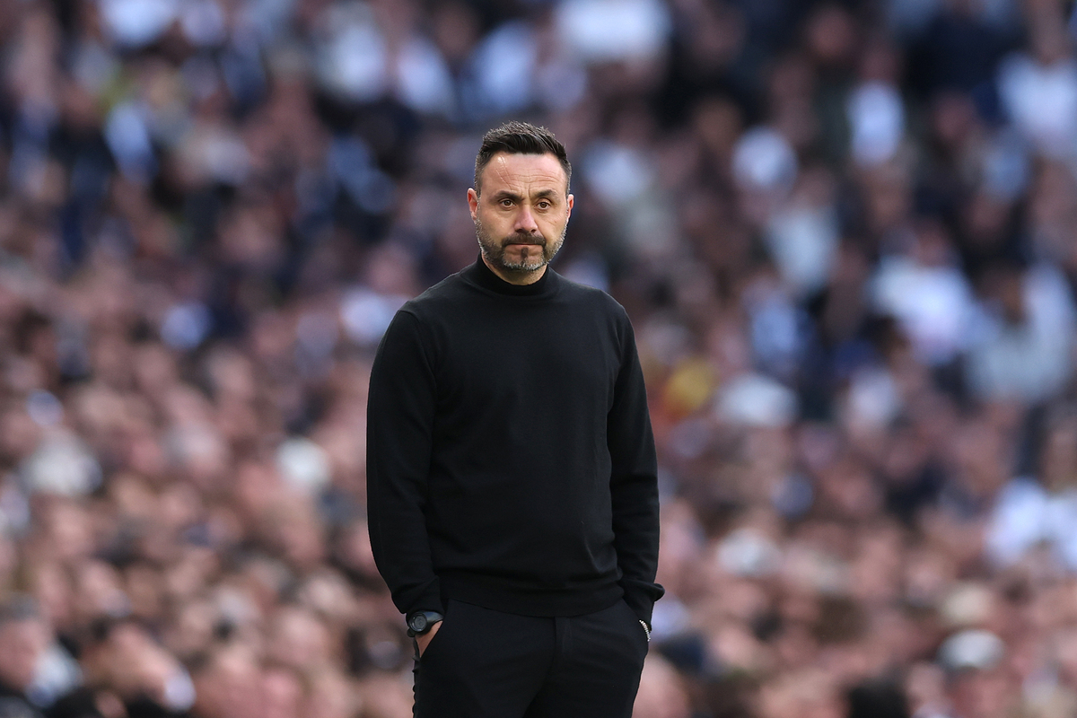 LONDON, ENGLAND - APRIL 18: Roberto De Zerbi, Manager of Tottenham Hotspur during the Premier League match between Tottenham Hotspur and Brighton & Hove Albion at Tottenham Hotspur Stadium on April 18, 2026 in London, England. (Photo by Alex Pantling/Getty Images)