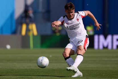 Ardon Jashari of AC Milan in action during the Serie A match between US Sassuolo Calcio and AC Milan at Mapei Stadium Citta del Tricolore on May 03, 2026 in Sassuolo, Italy.