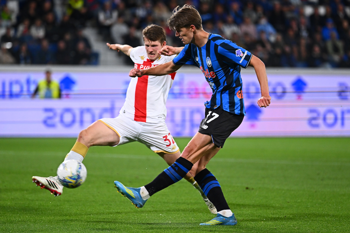 BERGAMO, ITALY - MAY 02: Charles De Ketelaere of Atalanta BC in action during the Serie A match between Atalanta BC and Genoa CFC at Gewiss Stadium on May 02, 2026 in Bergamo, Italy. (Photo by Mattia Ozbot/Getty Images)