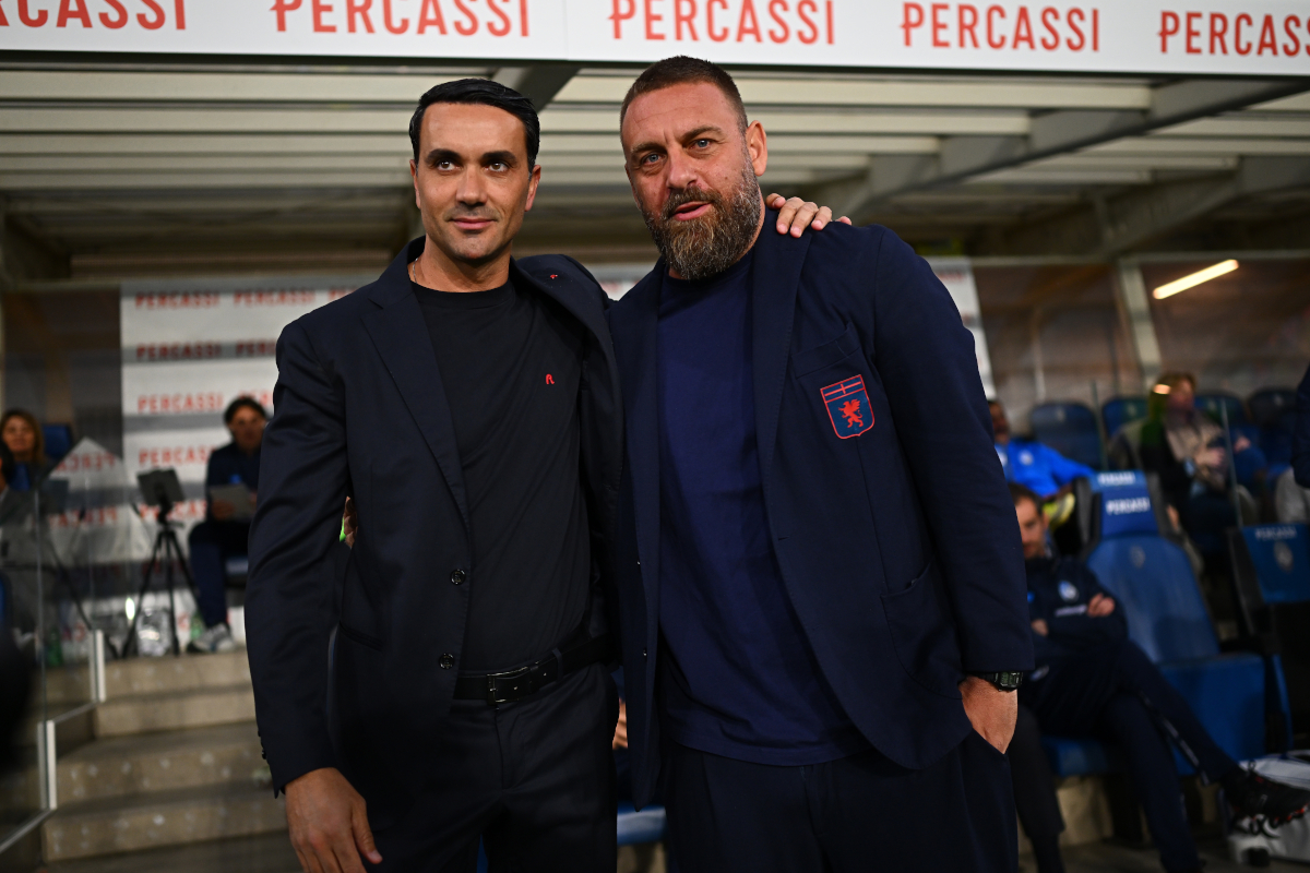 BERGAMO, ITALY - MAY 02: Daniele De Rossi of Genoa FC and Raffaele Palladino of Atalanta BC looks on during the Serie A match between Atalanta BC and Genoa CFC at Gewiss Stadium on May 02, 2026 in Bergamo, Italy. (Photo by Mattia Ozbot/Getty Images)