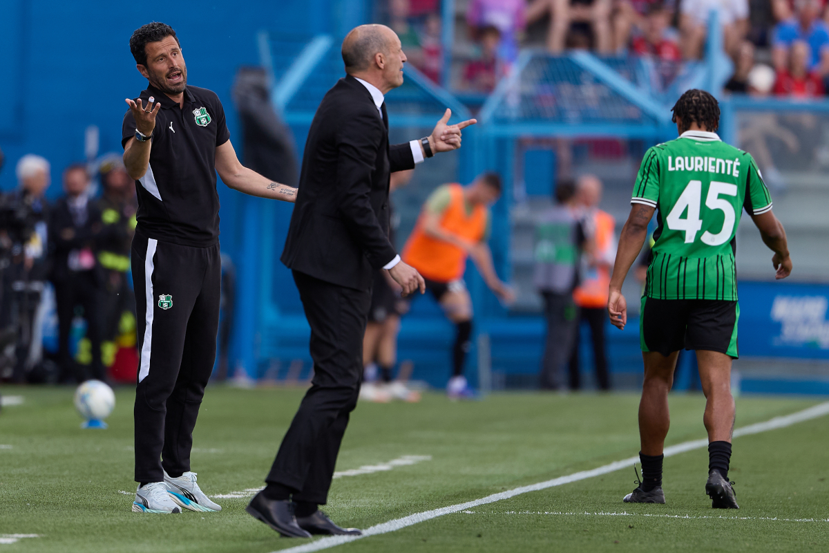 SASSUOLO, ITALY - MAY 03: Fabio Grosso (L), Head Coach of US Sassuolo reacts during the Serie A match between US Sassuolo Calcio and AC Milan at Mapei Stadium Citta del Tricolore on May 03, 2026 in Sassuolo, Italy. (Photo by Emmanuele Ciancaglini/Getty Images)