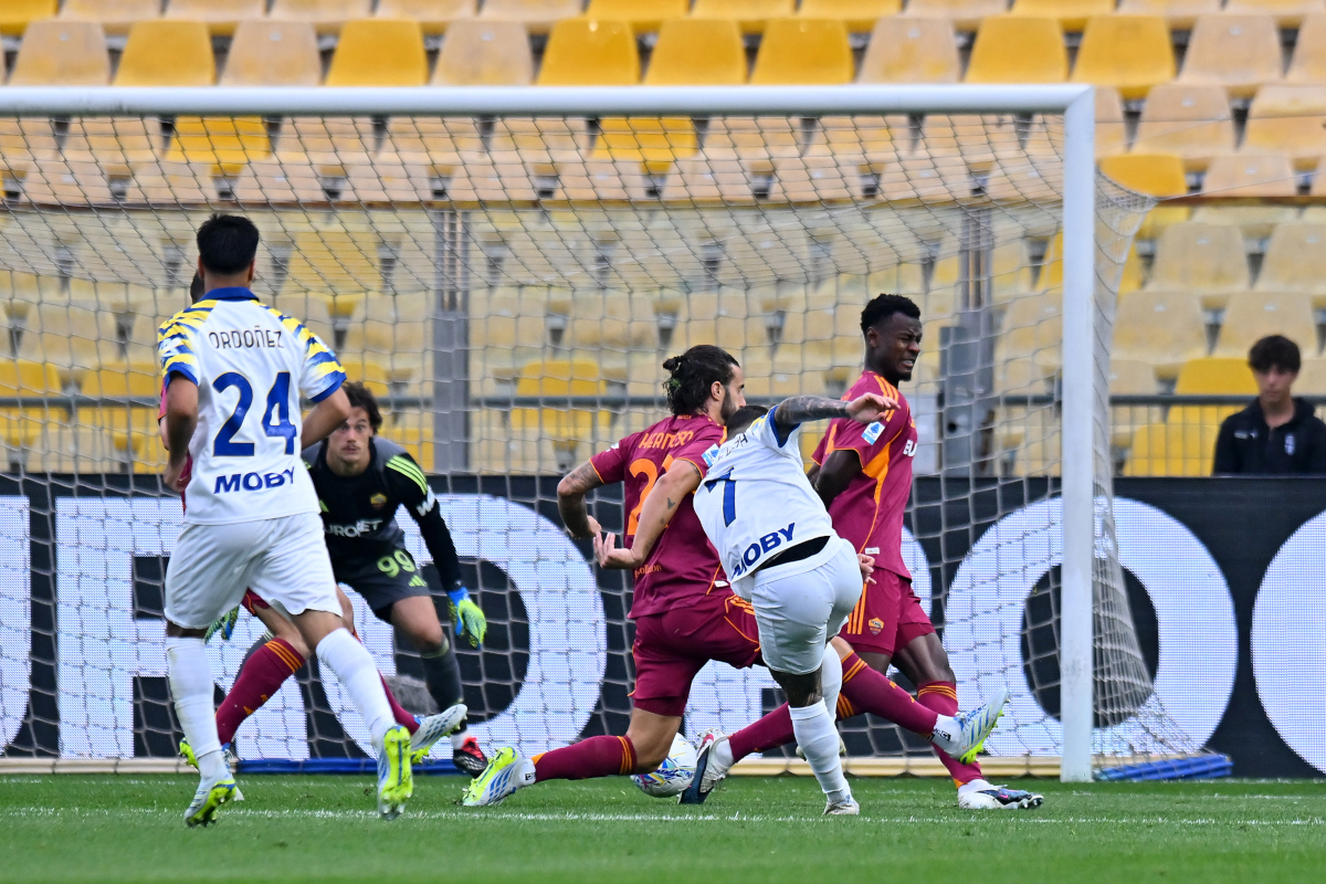 PARMA, ITALY - MAY 10: Gabriel Strefezza of Parma Calcio 1913 scores his team's first goal during the Serie A match between Parma Calcio 1913 and AS Roma at Stadio Ennio Tardini on May 10, 2026 in Parma, Italy. (Photo by Alessandro Sabattini/Getty Images)