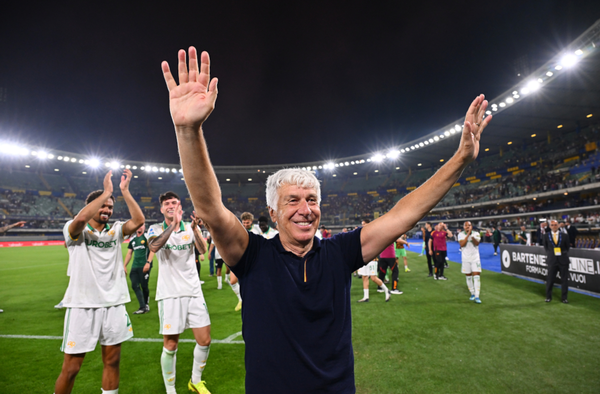 VERONA, ITALY - MAY 24: Gian Piero Gasperini, Head Coach of AS Roma, acknowledges the fans after the Serie A match between Hellas Verona FC and AS Roma at Stadio Marcantonio Bentegodi on May 24, 2026 in Verona, Italy. (Photo by Alessandro Sabattini/Getty Images)