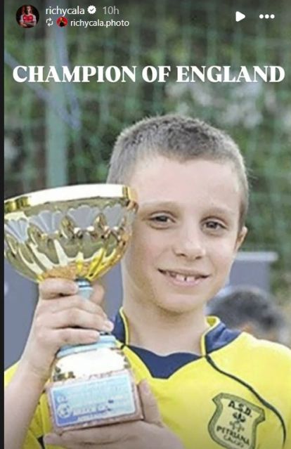 Riccardo Calafiori celebrating Arsenal's title win