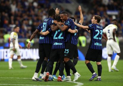Henrikh Mkhitaryan dell'FC Internazionale Milano festeggia il gol con i compagni durante la partita di Serie A tra FC Internazionale e Parma Calcio 1913 allo Stadio Giuseppe Meazza il 3 maggio 2026 a Milano, Italia. (Foto di Marco Luzzani/Getty Images)