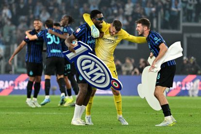 ROME, ITALY - MAY 13: FC Internazionale players celebrate after winning the Coppa Italia final match between SS Lazio and FC Internazionale at Stadio Olimpico on May 13, 2026 in Rome, Italy. (Photo by Marco Rosi - SS Lazio/Getty Images)