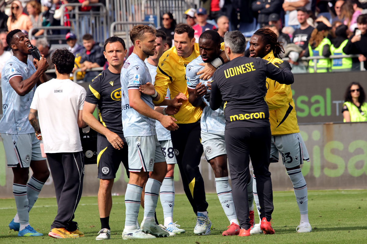 CAGLIARI, ITALY - MAY 09: reactions on the pitch between the two teams at the end of the match during the Serie A match between Cagliari Calcio and Udinese Calcio at Stadio Sant'Elia on May 09, 2026 in Cagliari, Italy. (Photo by Enrico Locci/Getty Images)