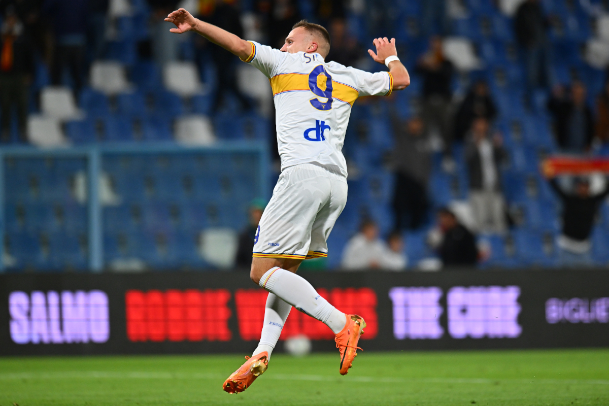 SASSUOLO, ITALY - MAY 17: Nikola Stulic of US Lecce celebrates scoring his team's third goal during the Serie A match between US Sassuolo Calcio and US Lecce at Mapei Stadium Citta del Tricolore on May 17, 2026 in Sassuolo, Italy. (Photo by Alessandro Sabattini/Getty Images)