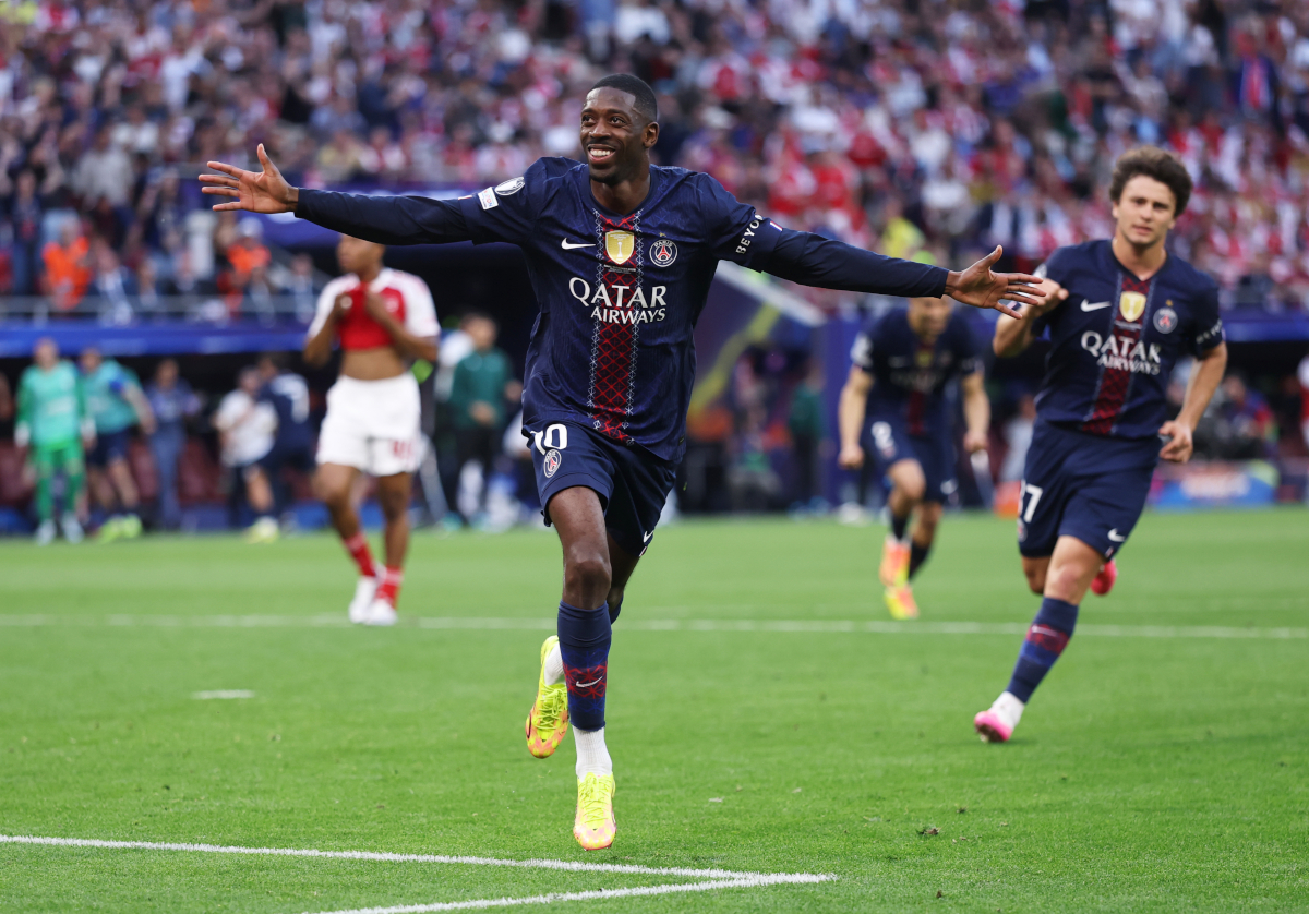 BUDAPESTE, HUNGRIA - 30 DE MAIO: Ousmane Dembele, do Paris Saint-Germain, comemora o primeiro gol de seu time durante a partida da final da Liga dos Campeões da UEFA de 2026 entre Paris Saint-Germain e Arsenal FC na Puskas Arena em Budapeste, Hungria, em 30 de maio de 2026. (Foto de Lars Baron/Getty Images)