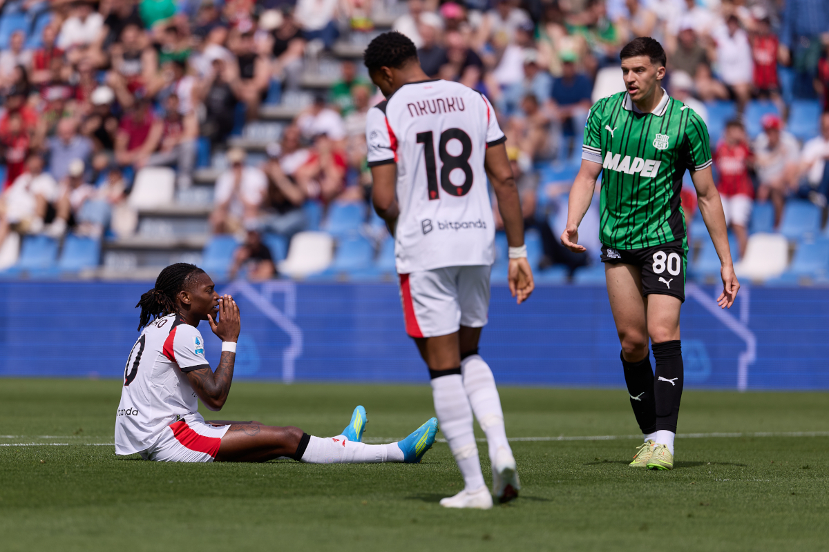 SASSUOLO, ITALY - MAY 03: Rafael Leao of AC Milan reacts during the Serie A match between US Sassuolo Calcio and AC Milan at Mapei Stadium Citta del Tricolore on May 03, 2026 in Sassuolo, Italy. (Photo by Emmanuele Ciancaglini/Getty Images)