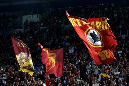ROME, ITALY - MAY 04: Fans of AS Roma show their support prior to the Serie A match between AS Roma and ACF Fiorentina at Stadio Olimpico on May 04, 2026 in Rome, Italy. (Photo by Paolo Bruno/Getty Images)