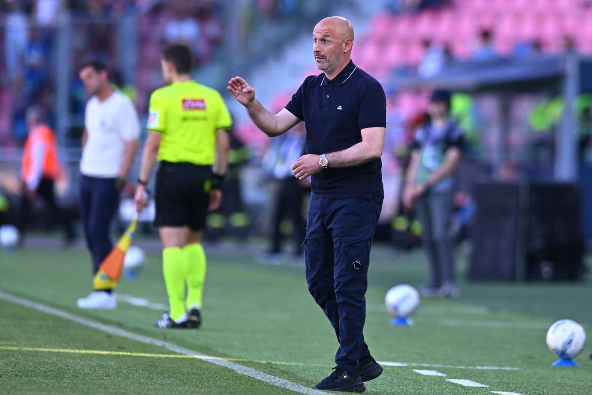 BOLOGNA, ITÁLIA - 23 DE MAIO: Vincenzo Italiano técnico do Bologna FC durante a partida da Série A entre Bologna FC 1909 e FC Internazionale no Estádio Renato Dall'Ara em 23 de maio de 2026 em Bolonha, Itália. (Foto de Alessandro Sabattini/Getty Images)
