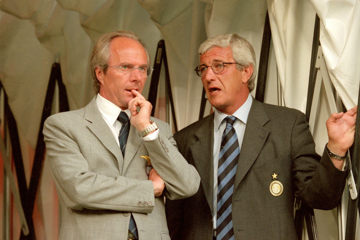 18 May 2000:  Sven Goran Erikkson (left) the Lazio Coach chats to Marcelo Lippi (right) the Inter Milan Coach during the Coppa Italia Final Second Leg match at the San Siro, in Milan, Italy. The match ended in a 0-0 draw.  Mandatory Credit: Claudio Villa/Allsport