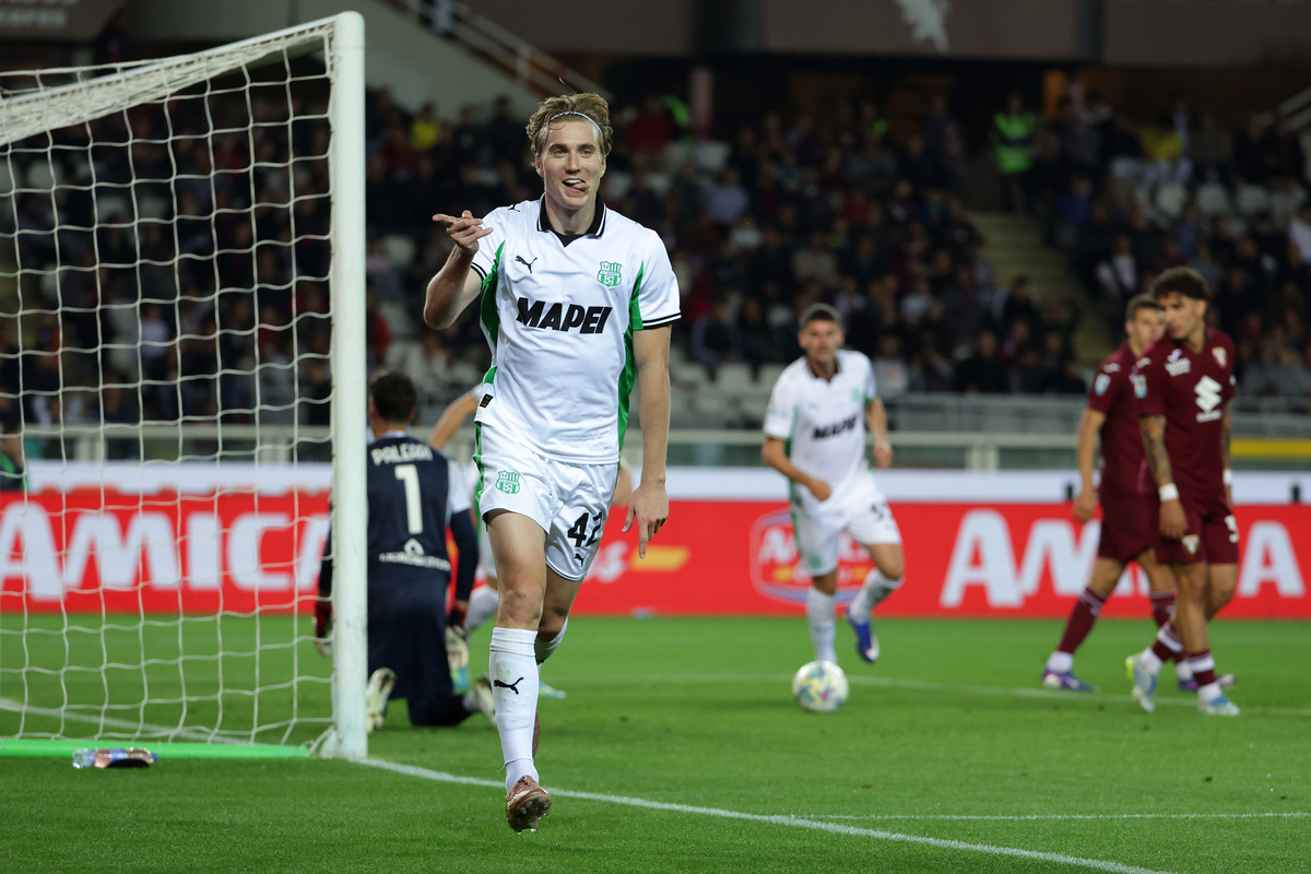 TURIN, ITALY - MAY 08: Kristian Thorstvedt of US Sassuolo celebrates after scoring his team's first goal during the Serie A match between Torino FC and US Sassuolo Calcio at Stadio Olimpico di Torino on May 08, 2026 in Turin, Italy. (Photo by Francesco Scaccianoce/Getty Images)