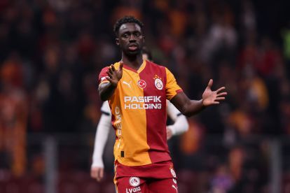 Davinson Sanchez del Galatasaray durante una partita