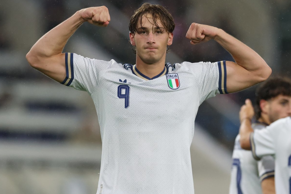 Francesco Pio Esposito comemora gol da Itália contra Luxemburgo (@optapaolo)