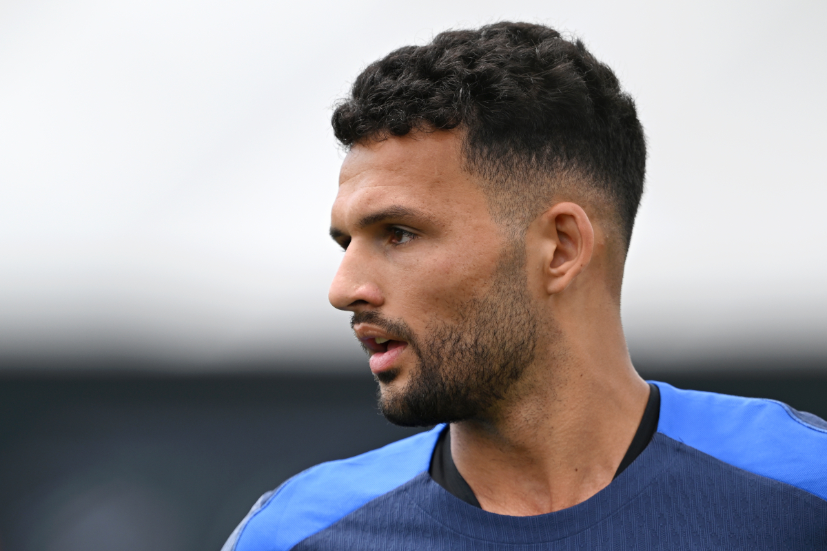 PISCATAWAY, NOVA JERSEY - 11 DE JULHO: Gonçalo Ramos # 9 do Paris Saint-Germain observa durante uma sessão de treinamento do Paris Saint-Germain antes da partida final da Copa do Mundo de Clubes da FIFA 2025 entre Chelsea FC e Paris Saint-Germain em Rutgers em 25 de julho de 2015. Jersey. (Foto de David Ramos/Getty Images)