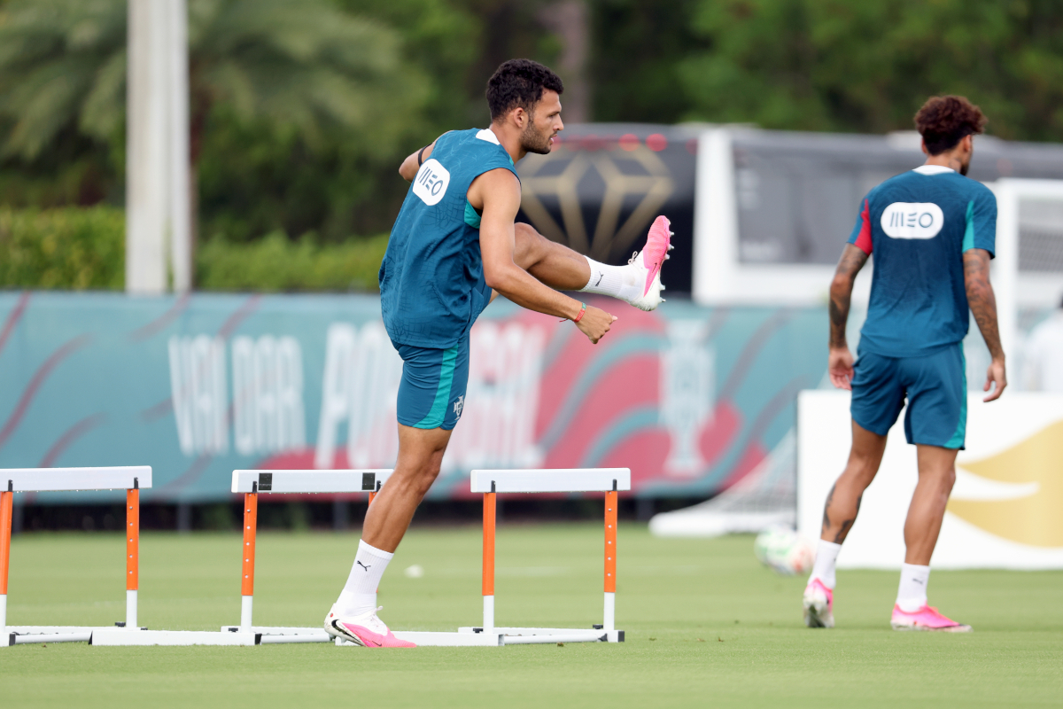 PALM BEACH GARDENS, FLÓRIDA - 25 DE JUNHO: Gonçalo Ramos nº 9 de Portugal se prepara durante o treinamento antes da partida do Grupo K da Copa do Mundo FIFA 2026 entre Portugal e Colômbia no Palm Beach Gardens Tennis and Pickleball Center em 25 de junho de 2026 em Palm Beach Gardens, Flórida. (Foto de Leonardo Fernandez/Getty Images)