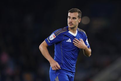 LEICESTER, ENGLAND - SEPTEMBER 30: Harry Winks of Leicester City during the Sky Bet Championship match between Leicester City and Wrexham AFC at The King Power Stadium on September 30, 2025 in Leicester, England. (Photo by Michael Regan/Getty Images)