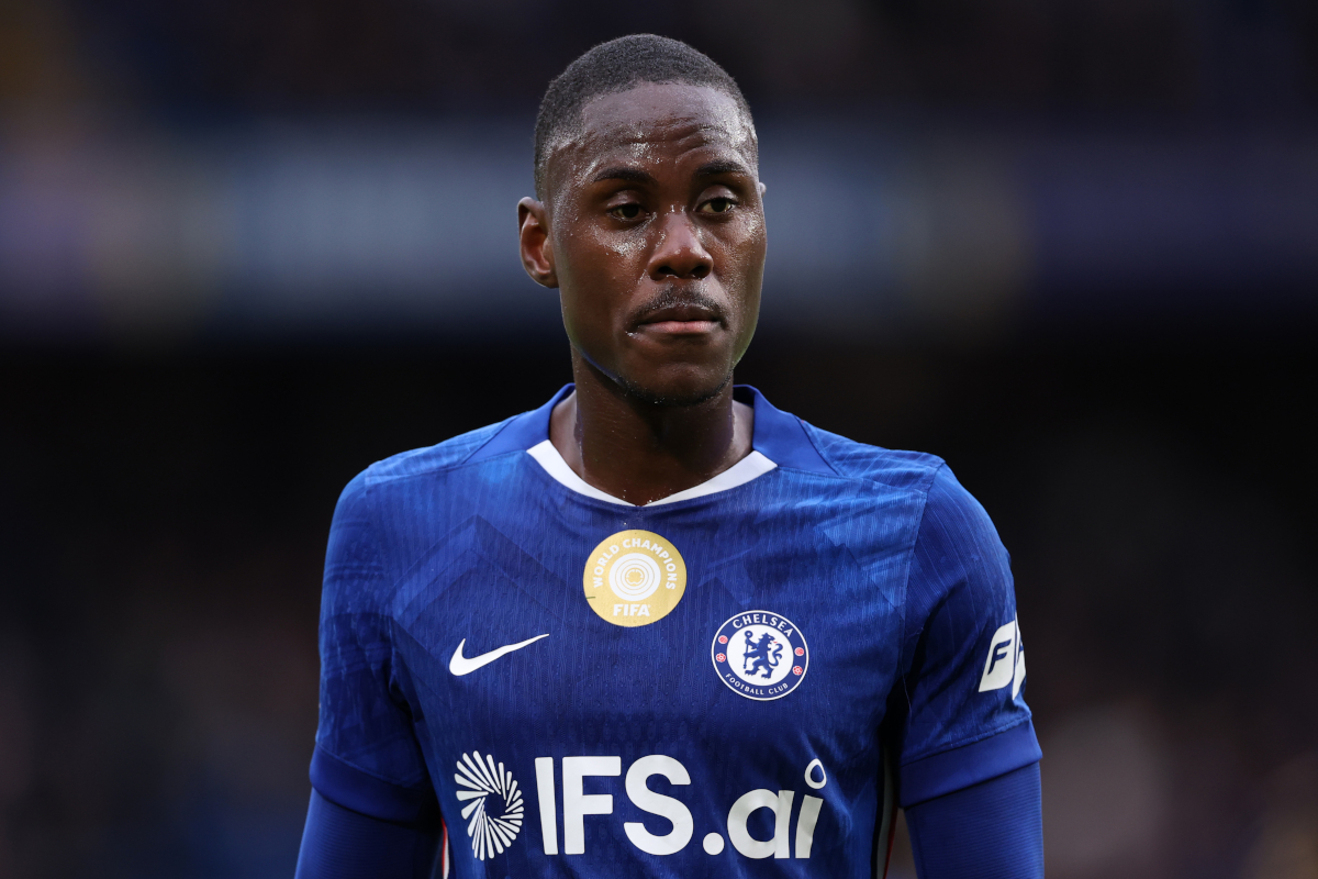 LONDRES, INGLATERRA - 21 DE FEVEREIRO: Trevo Chaloba do Chelsea durante a partida da Premier League entre Chelsea e Burnley em Stamford Bridge em 21 de fevereiro de 2026 em Londres, Inglaterra. (Foto de Justin Setterfield/Getty Images)