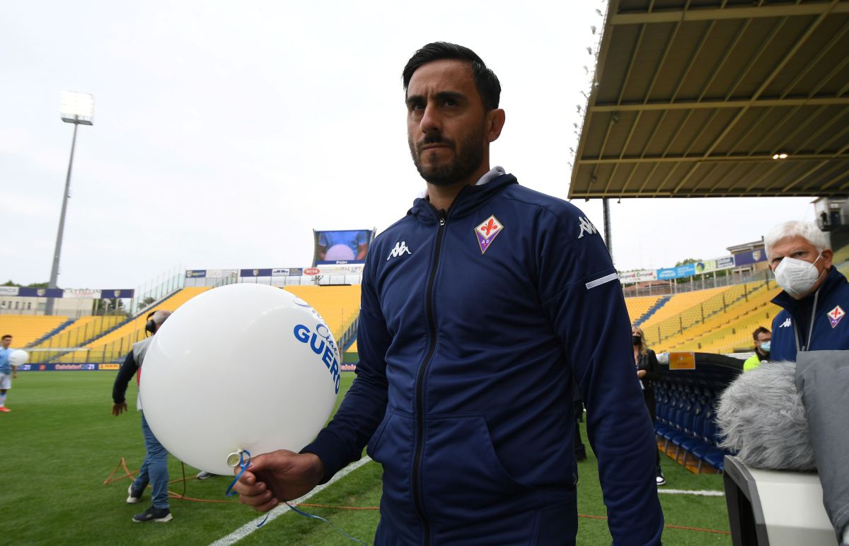 PARMA, ITALY - APRIL 28: Alberto Aquilani head coach of ACF Fiorentina looks on during the Primavera TIM Cup Final match between ACF Fiorentina and SS Lazio at Ennio Tardini Stadium on April 28, 2021 in Parma, Italy. (Photo by Alessandro Sabattini/Getty Images)