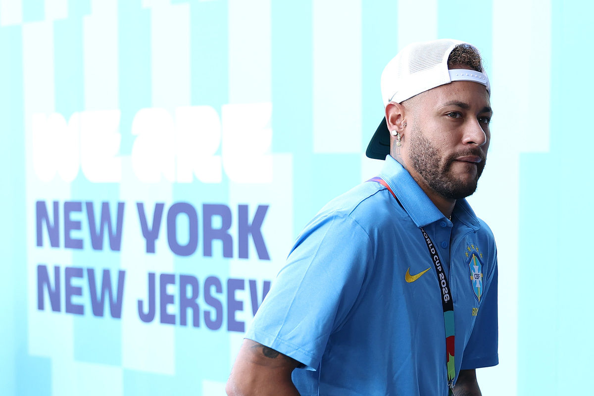 EAST RUTHERFORD, NOVA JERSEY - 13 DE JUNHO: Neymar Jr. # 10 do Brasil chega antes da partida do Grupo C da Copa do Mundo FIFA 2026 entre Brasil e Marrocos no New York New Jersey Stadium em 13 de junho de 2026 em East Rutherford, New Jersey. (Foto de Kevin C. Cox/Getty Images)