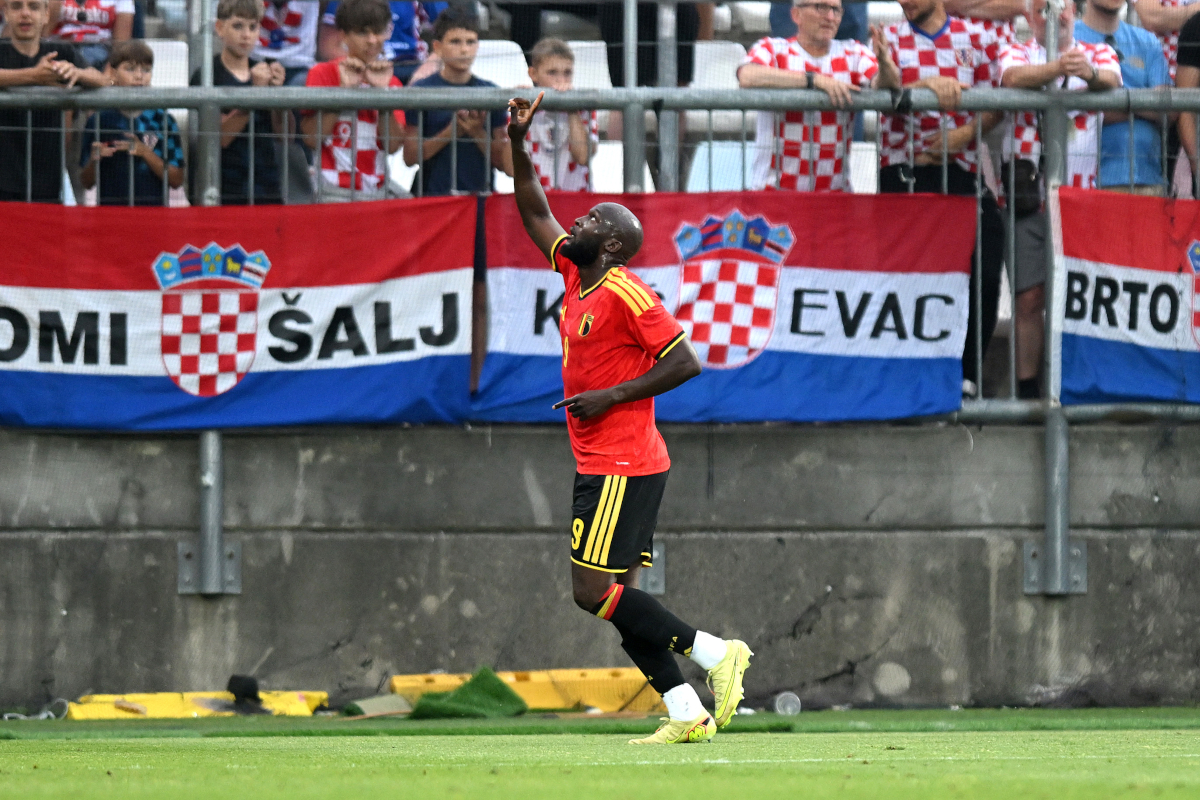 RIZEKA, CROÁCIA - 02 DE JUNHO: Romelu Lukaku da Bélgica comemora o segundo gol de sua equipe durante o amistoso internacional entre Croácia e Bélgica no Stadion HNK Rijeka em 02 de junho de 2026 em Rijeka, Croácia. (Foto de Jurij Kodrun/Getty Images)