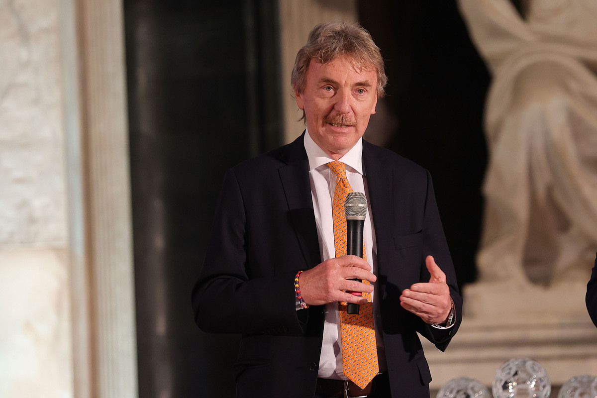 FLORENÇA, ITÁLIA - 23 DE MAIO: O ex-jogador de Widzew Lodz, Juventus e AS Roma Zbigniew Kazimierz Bonik, atualmente vice-presidente da UEFA, durante o evento FIGC Hall of Fame em 23 de maio de 2022 em Florença, Itália. (Foto de Gabriel Mulanti/Getty Images)