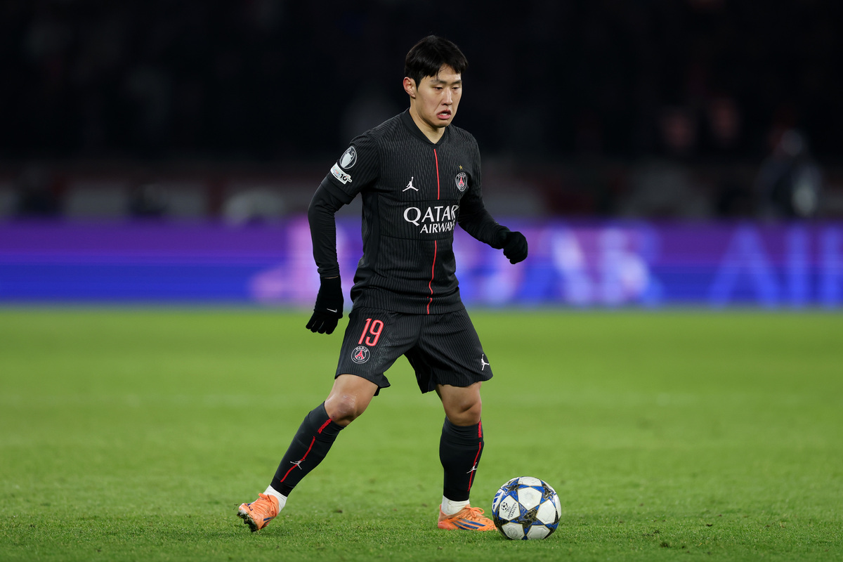 PARIS, FRANÇA - 26 DE NOVEMBRO: Lee Kang-in do Paris Saint-Germain durante a partida MD5 da UEFA Champions League 2025/26 League Phase entre Paris Saint-Germain e Tottenham Hotspur em 26 de novembro de 2025 em Paris, França. (Foto de Justin Setterfield/Getty Images) (link da Juventus)