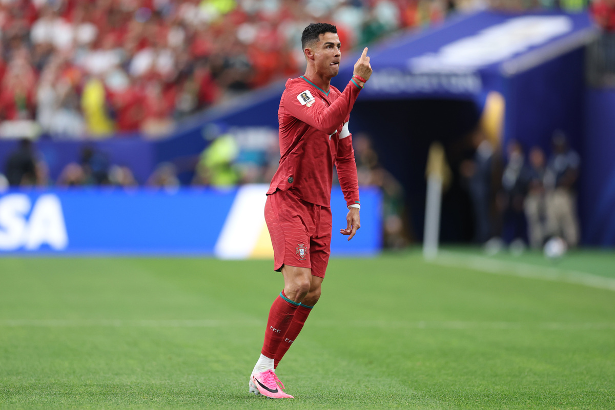 HOUSTON, TEXAS - 23 DE JUNHO: Cristiano Ronaldo nº 7 de Portugal comemora o primeiro gol de sua seleção durante a partida do Grupo K da Copa do Mundo FIFA 2026 entre Portugal e Uzbequistão em 23 de junho de 2026 no Houston Stadium, em Houston, Texas. (Foto de Michael Steele/Getty Images)