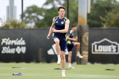 FORT LAUDERDALE, FLORIDA - JUNE 5: Scott McTominay of Scotland warms up during a training session at Florida Blue Training Center on June 5, 2026 in Fort Lauderdale, Florida. (Photo by Leonardo Fernandez/Getty Images)